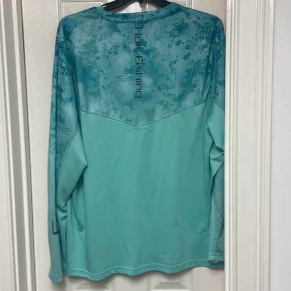 Huk performance fabric shirt - Picture 2 of 5